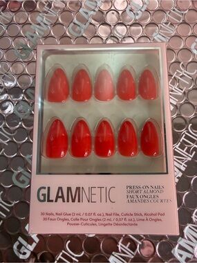 GLAMNETIC Short Almond Press-On Nails - Red Ombre